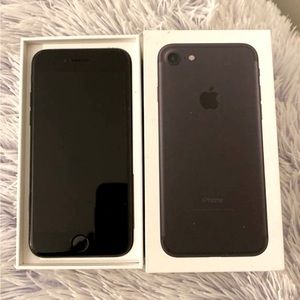 Or best offer

• second gen (2020)
• 64gb
• unlocked
• comes with charger also